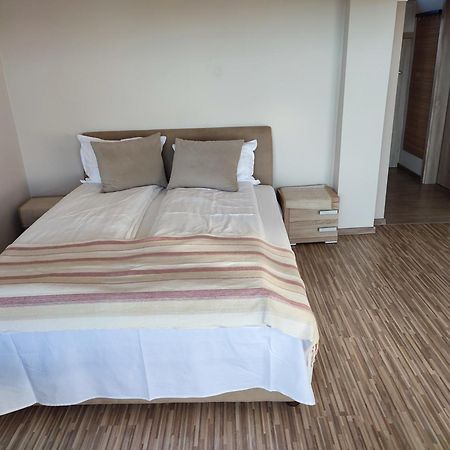 Lux Apartman Balatonfüred Екстериор снимка