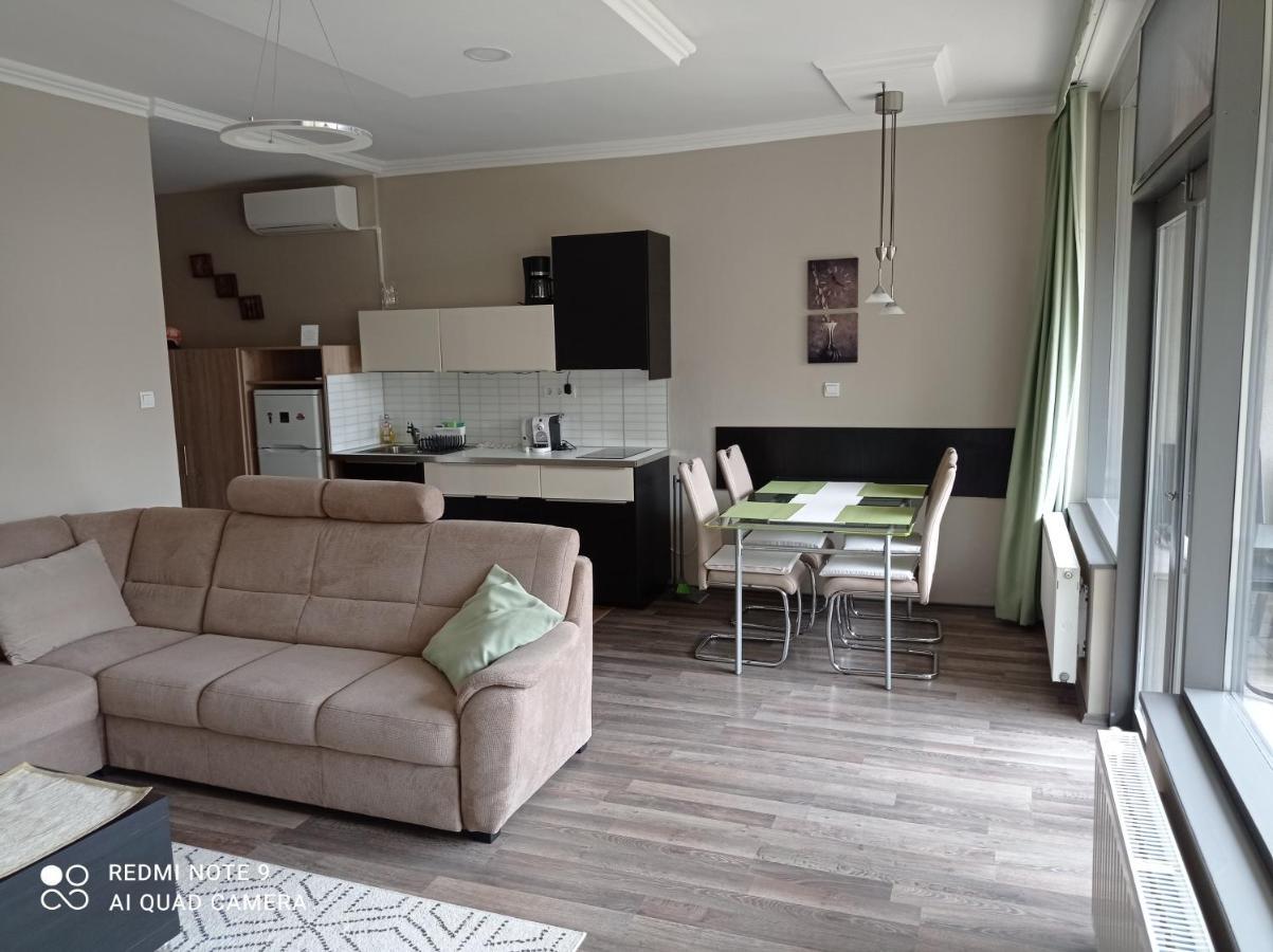 Lux Apartman Balatonfüred Екстериор снимка