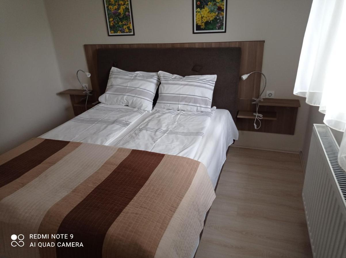 Lux Apartman Balatonfüred Екстериор снимка